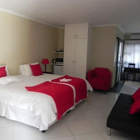 Kings Guest House Westville Экстерьер фото